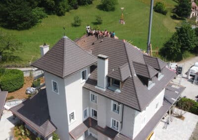 Rénovation et Isolation de la Toiture en Ardoise d’un Château à Aix-les-Bains