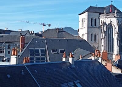 Rénovation Complète d’une Toiture en Ardoise à Chambéry Centre historique